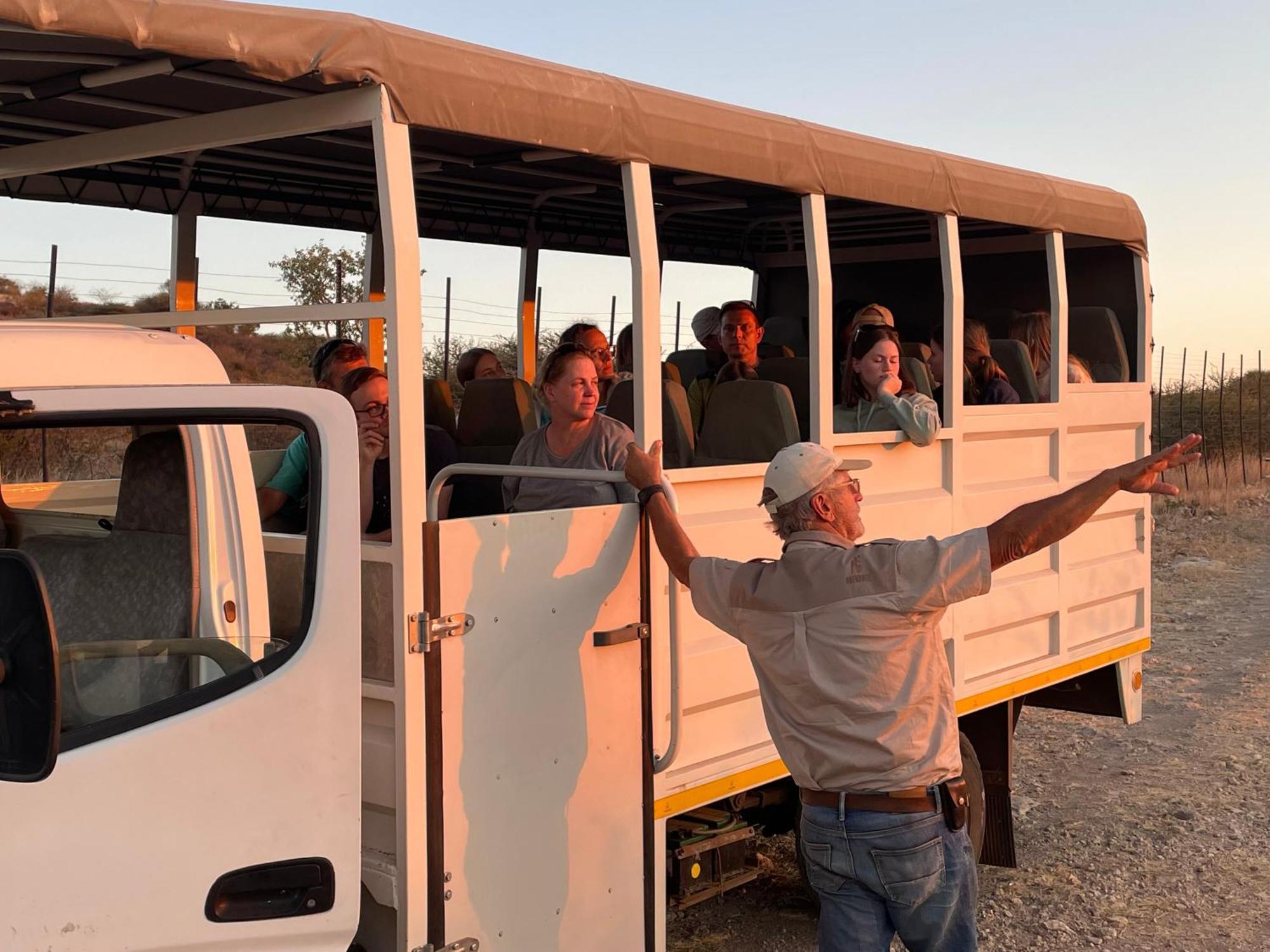 Aloegrove Safari Lodge Otjiwarongo Bagian luar foto